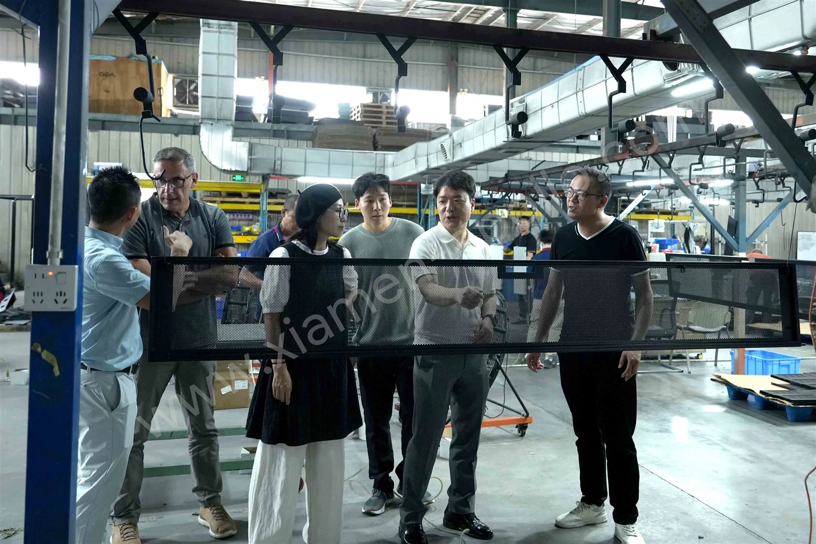 Clients inspect mould and machining line for large new energy structural components Clients inspect mould and machining line for large new energy structural components